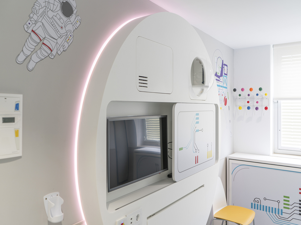 Playful design: creating positive emotional experiences in spaces