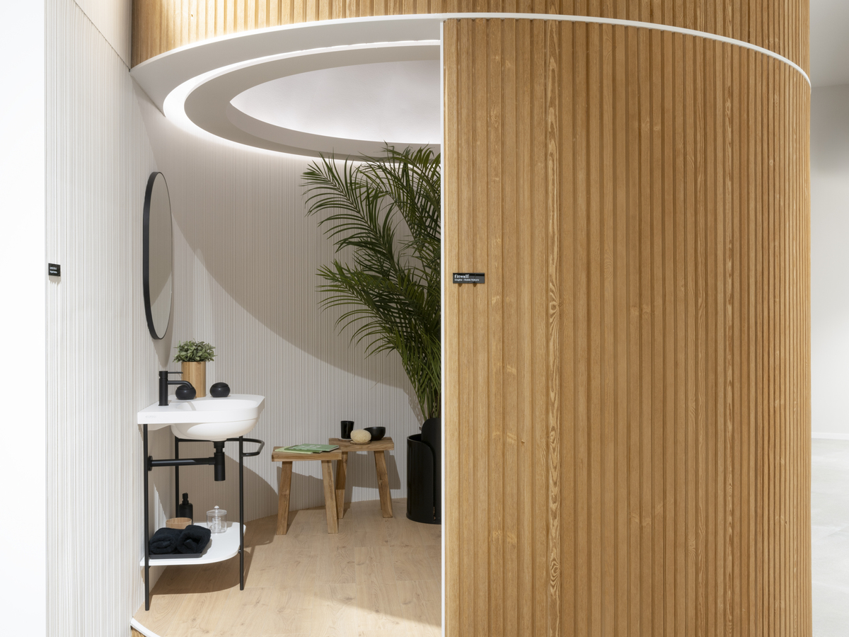 Round houses: creativity without beginning or end